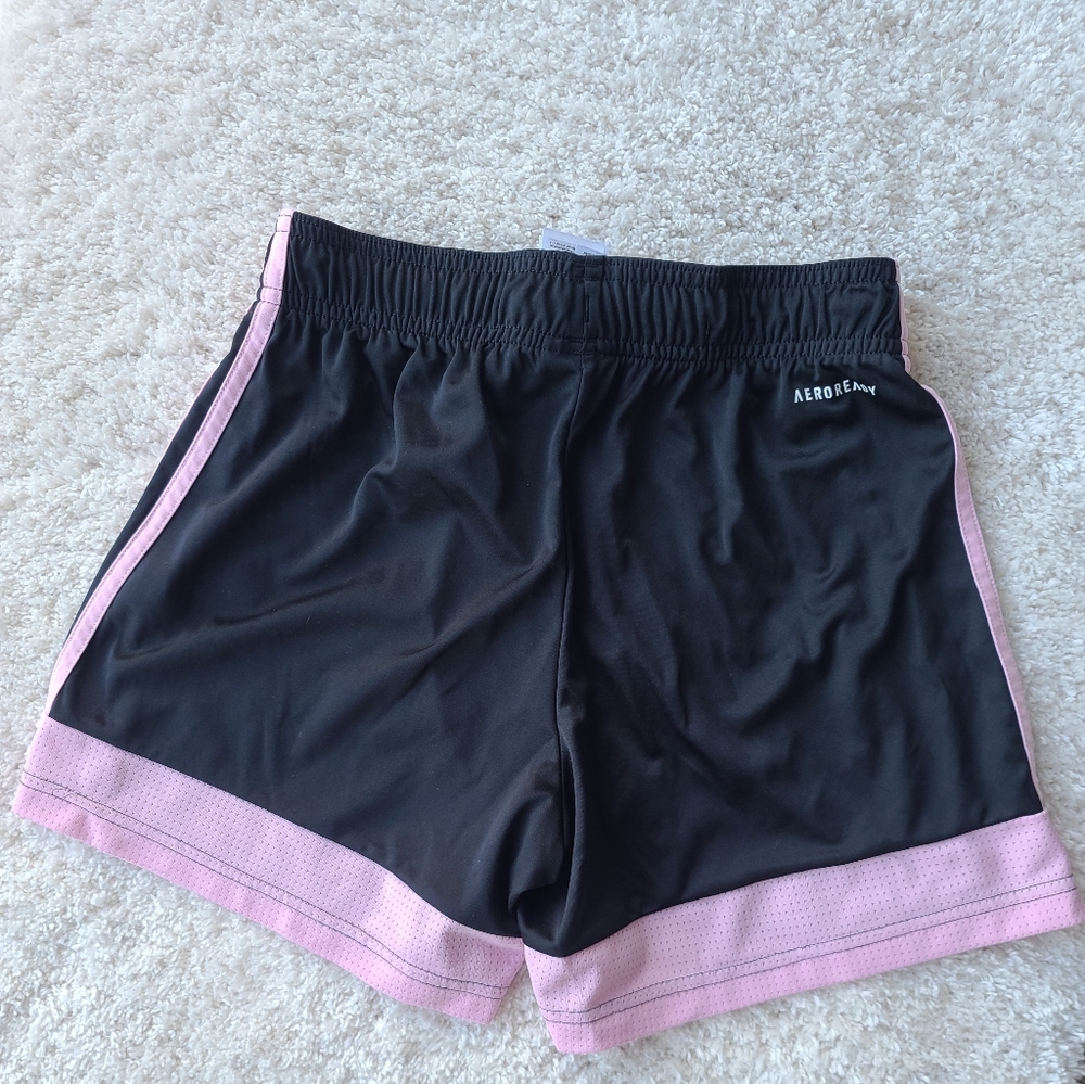 shorts - Picture 2 of 4